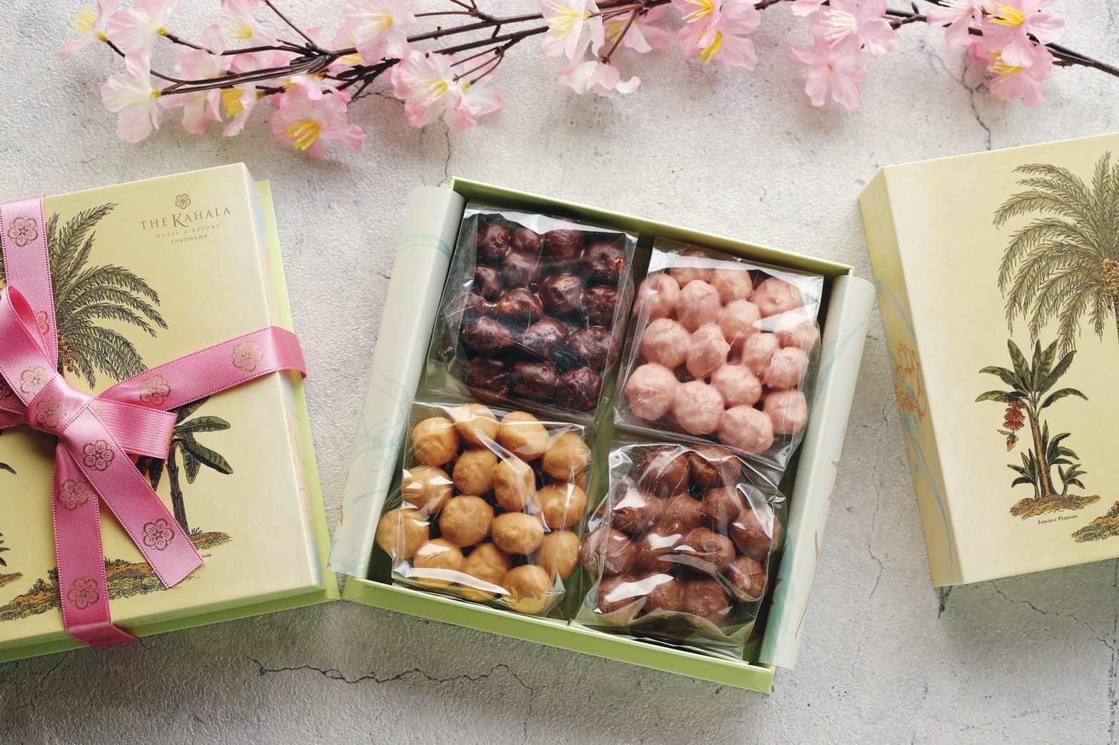 大特価 期間限定】マカダミアナッツチョコレート -SAKURA-フレーバー 桜 菓子